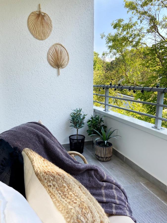 Seaside Rooms - Zentrales Design-Apartment Mit Balkon & Parkplatz - 2 Minuten Zum Strand Timmendorfer Strand Buitenkant foto