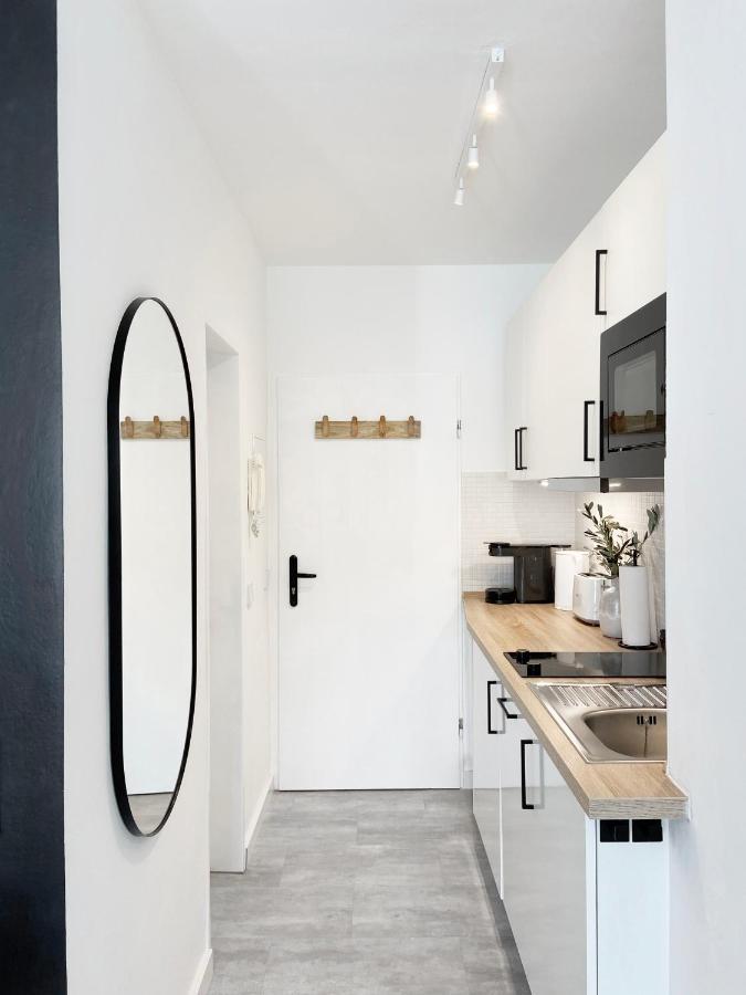 Seaside Rooms - Zentrales Design-Apartment Mit Balkon & Parkplatz - 2 Minuten Zum Strand Timmendorfer Strand Buitenkant foto