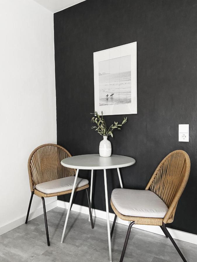 Seaside Rooms - Zentrales Design-Apartment Mit Balkon & Parkplatz - 2 Minuten Zum Strand Timmendorfer Strand Buitenkant foto