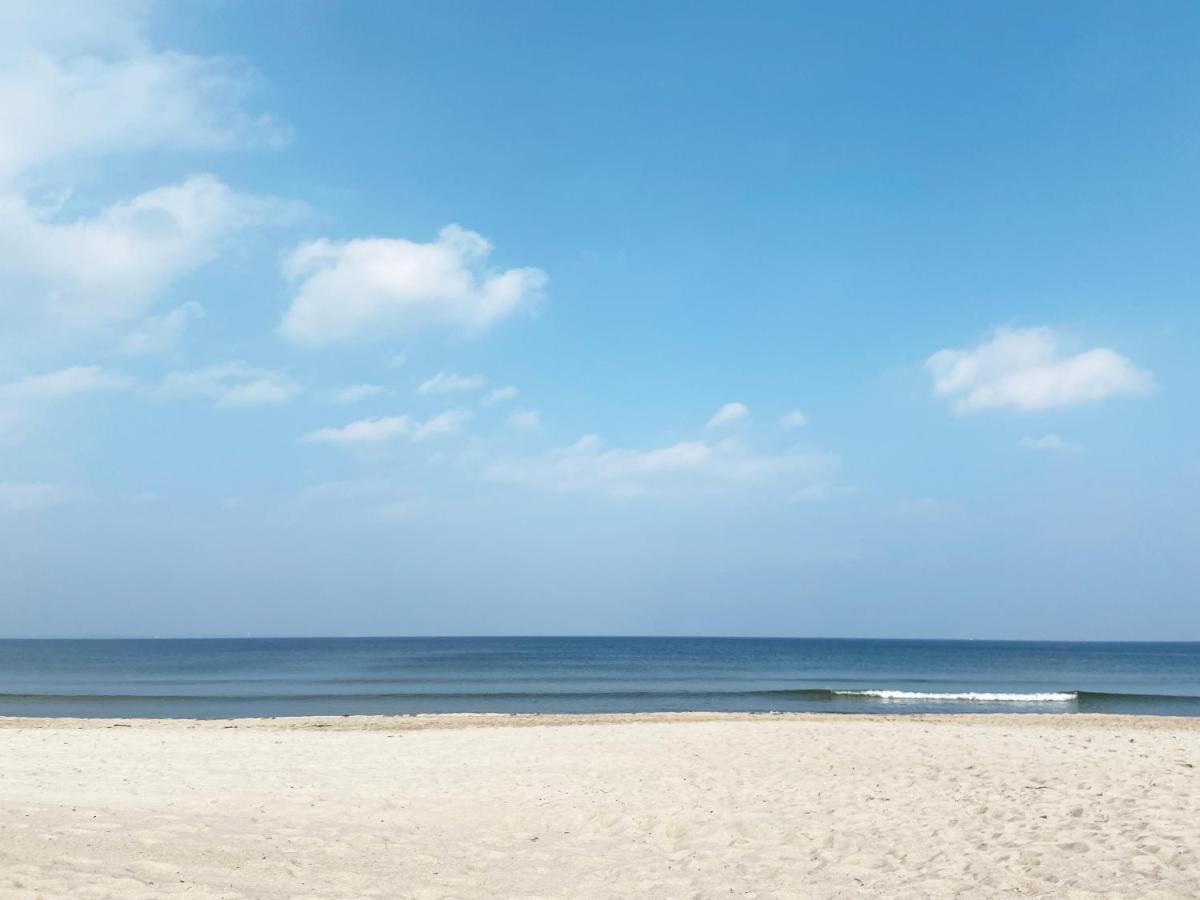 Seaside Rooms - Zentrales Design-Apartment Mit Balkon & Parkplatz - 2 Minuten Zum Strand Timmendorfer Strand Buitenkant foto