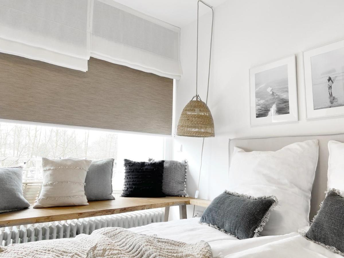Seaside Rooms - Zentrales Design-Apartment Mit Balkon & Parkplatz - 2 Minuten Zum Strand Timmendorfer Strand Buitenkant foto