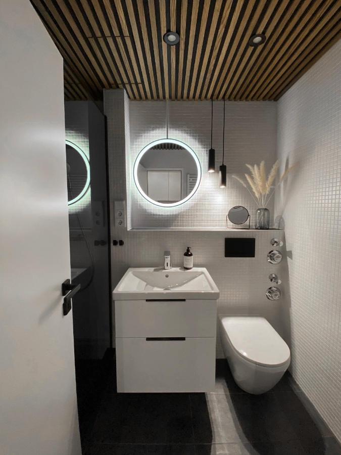 Seaside Rooms - Zentrales Design-Apartment Mit Balkon & Parkplatz - 2 Minuten Zum Strand Timmendorfer Strand Buitenkant foto